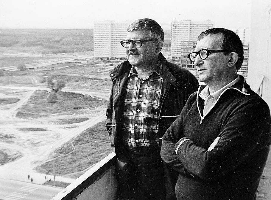 Какую книгу братьев стругацких выбрать для прочтения первой?