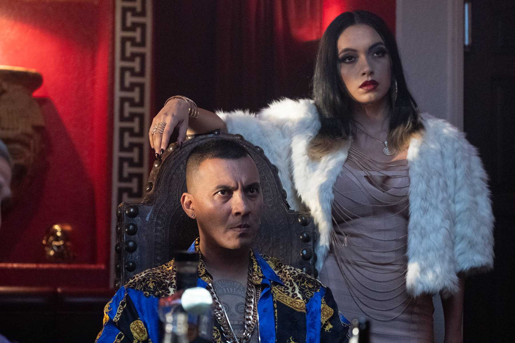 Выбивая долги, рецензия