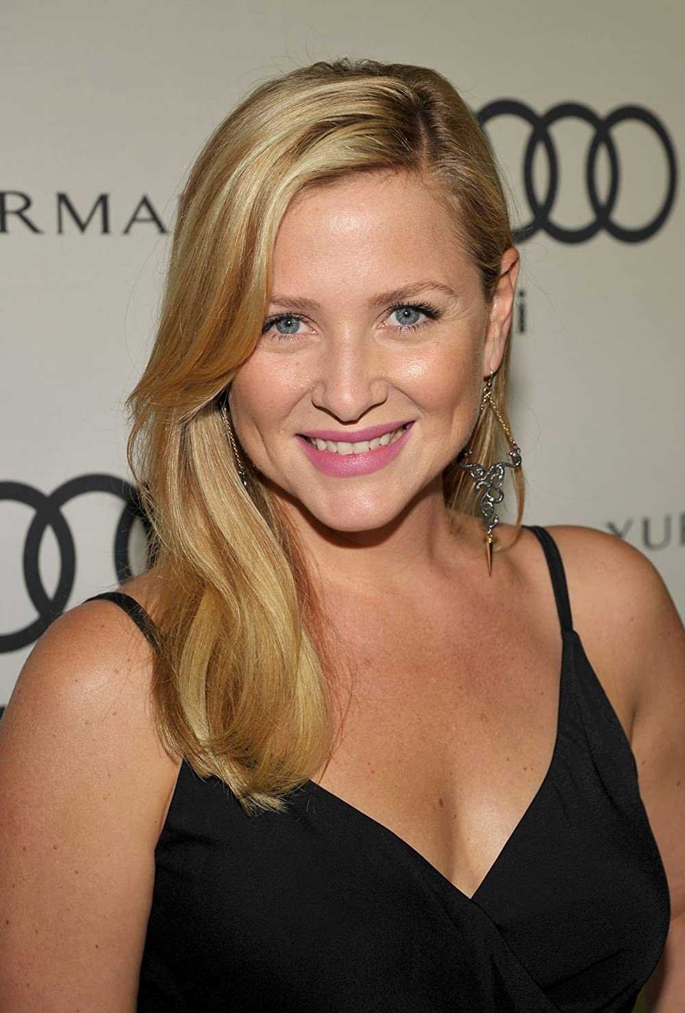 Jessica Capshaw