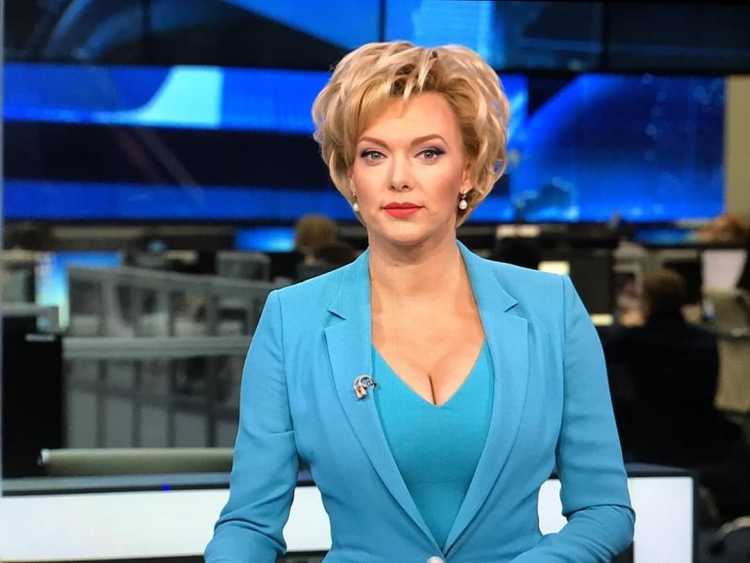 Экстремально-глубокое декольте: самые соблазнительные платья кейт хадсон, приянки чопры и других звезд за всю историю красных дорожек | world fashion channel